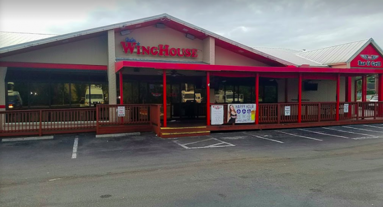 Ker's WingHouse of Ocala where the shooting took place in the parking lot