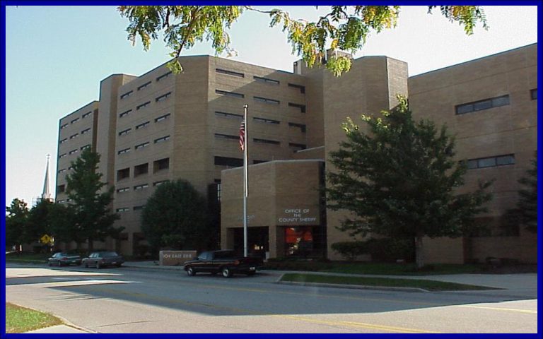 Lake County Jail employee charged with giving contraband to inmate