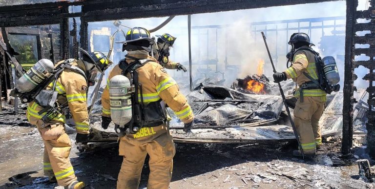 Two injured as early afternoon blaze rips through 3-car garage in Silver Springs