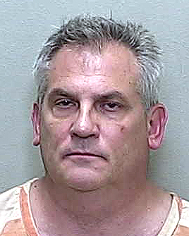 Lamp-throwing Ocala man charged with domestic battery