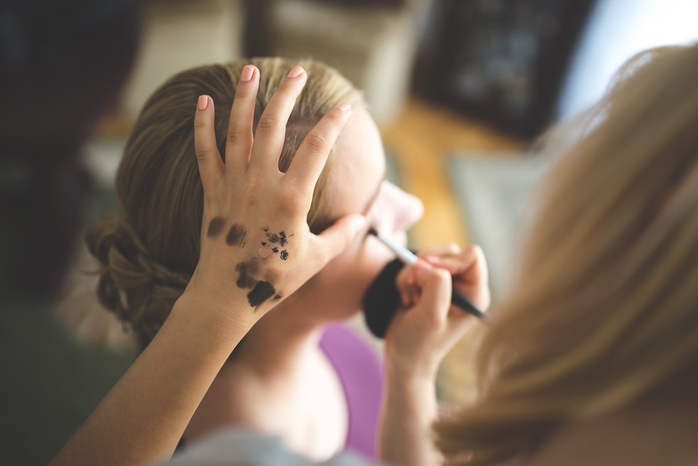 Makeup artist
