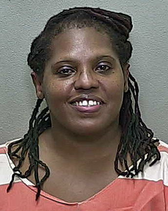 Ocala woman accused of threatening man with knife