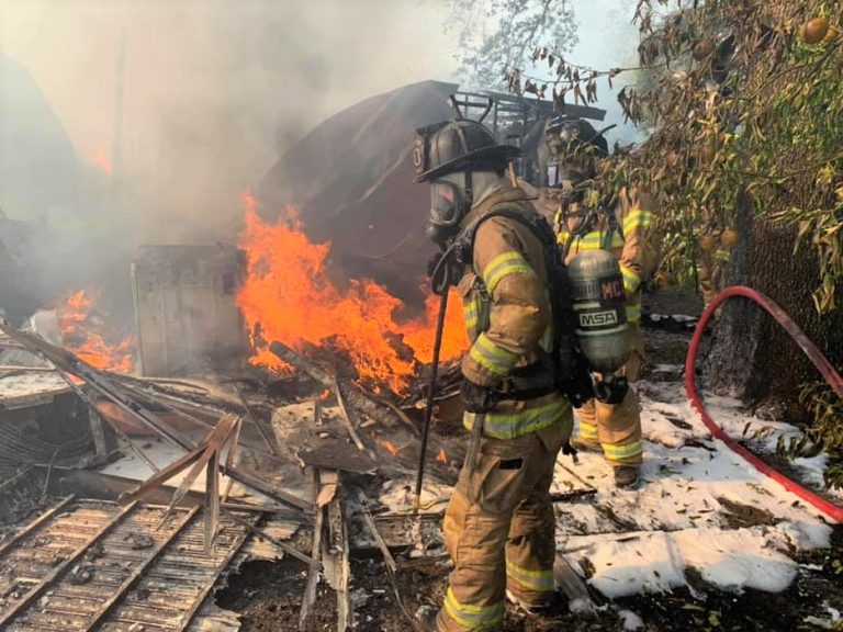 One injured as blaze rips through Ocala mobile home