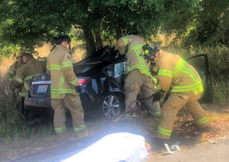 Two trauma alerted to local hospital after vehicle slams into tree