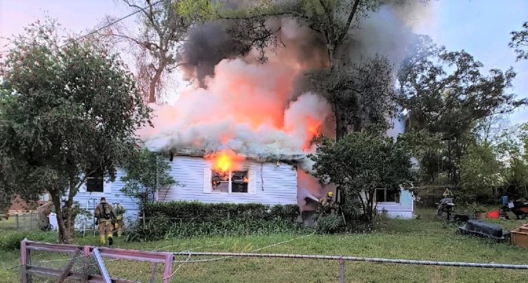 Marion County firefighters battle blaze in Ocklawaha mobile home