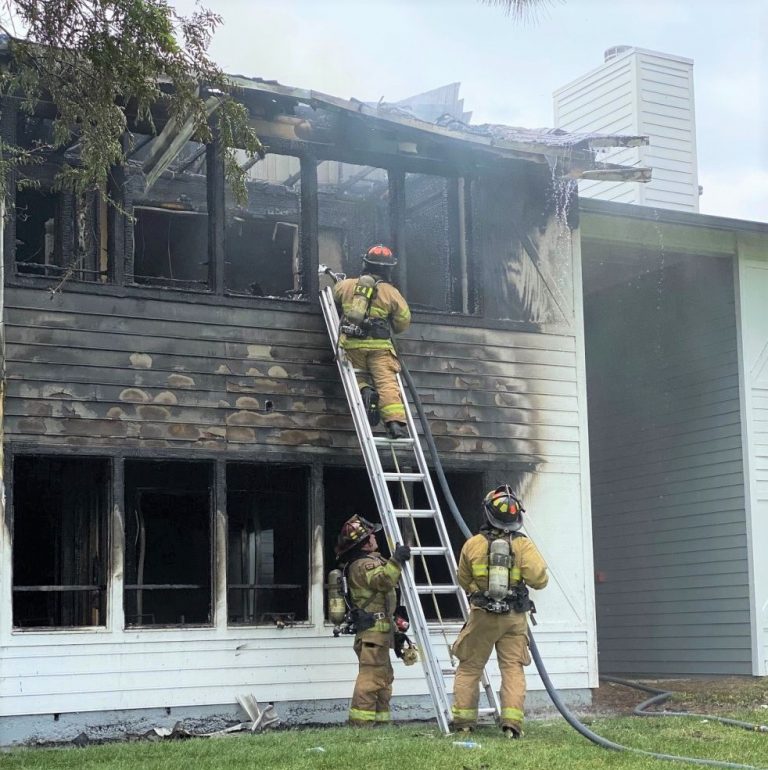Ocala Fire Rescue battles blaze that heavily damages Steeples Apartments building