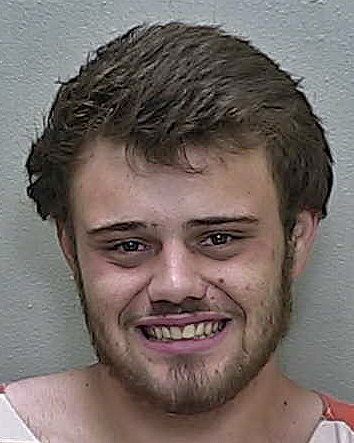 Ocklawaha man dragged out of home during domestic battery arrest