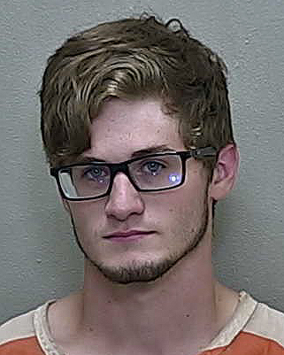 Ocala man charged with hitting pregnant girlfriend who kicked him in the crotch