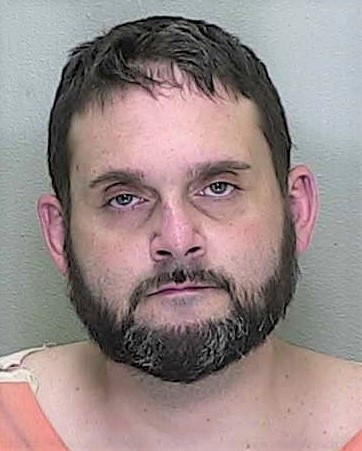 Naked Dunnellon man nabbed after screaming fit ends with vehicle in ditch