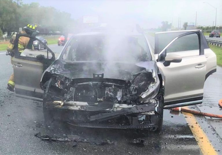 Couple escapes injury when car burst into flames after 3-vehicle crash on I-75
