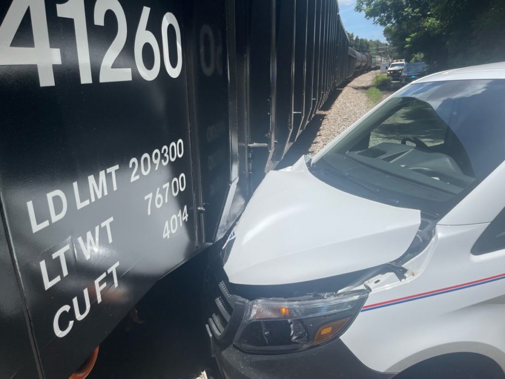 USPS truck runs into train in Marion County 2