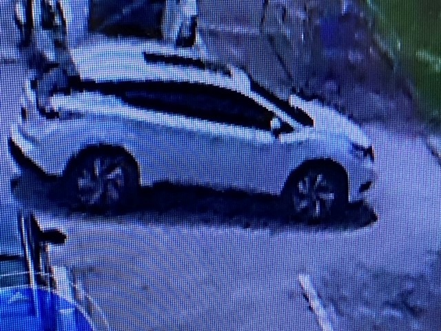 White SUV wanted in connection with purse snatching at Ocala Walmart 2