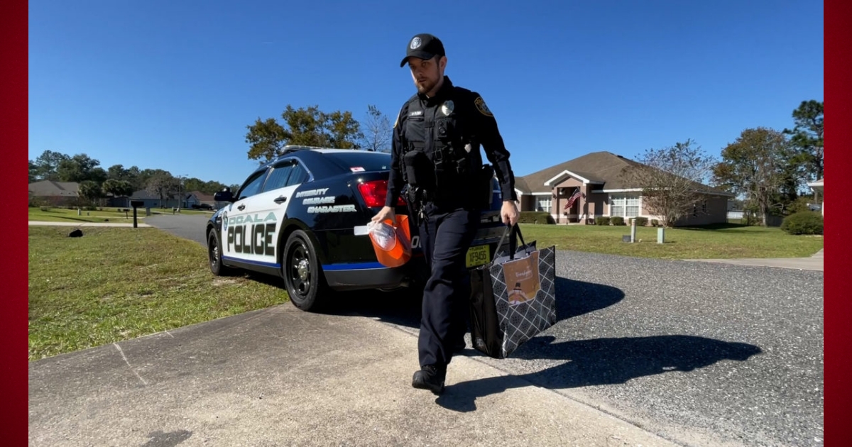 Ocala Police Department donates Thanksgiving meals to families in need 2