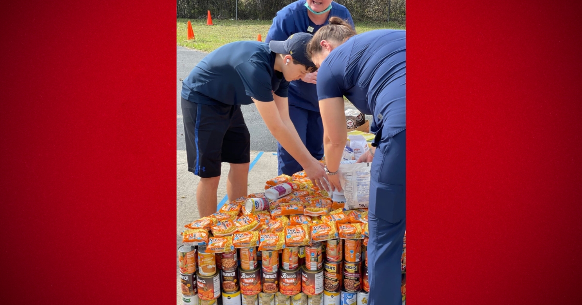 Vanguard High School and Ocala Health combine for nearly 6000 pound food donation 2