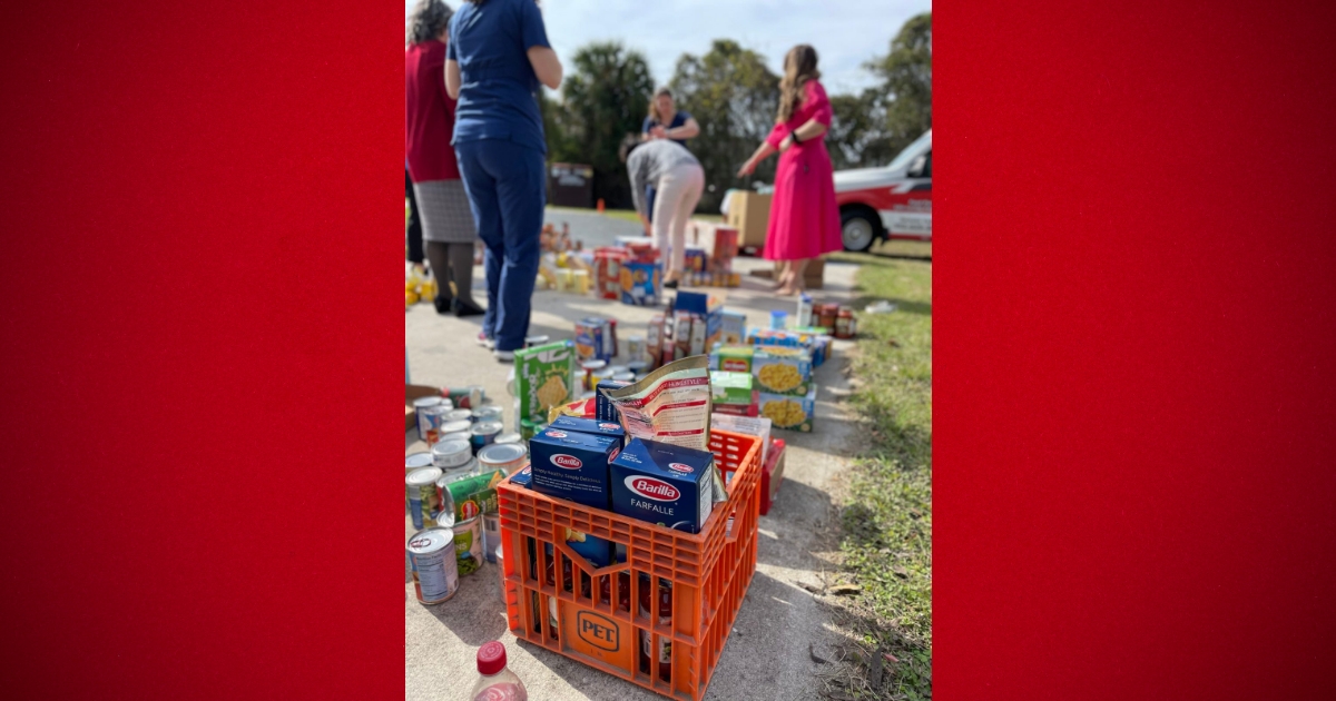 Vanguard High School and Ocala Health combine for nearly 6000 pound food donation 4