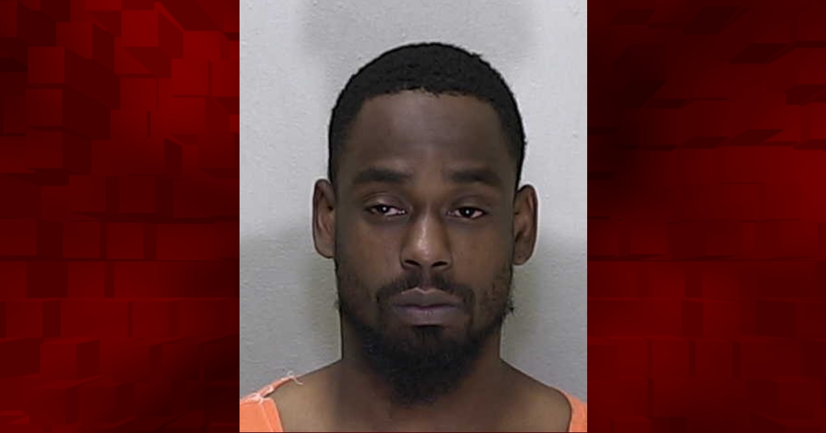 Ocala man tosses cocaine filled pill bottle over fence during traffic stop