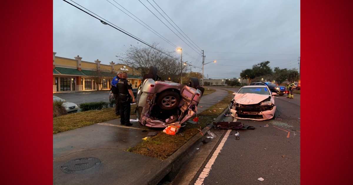Woman killed in multi vehicle crash in southwest Ocala