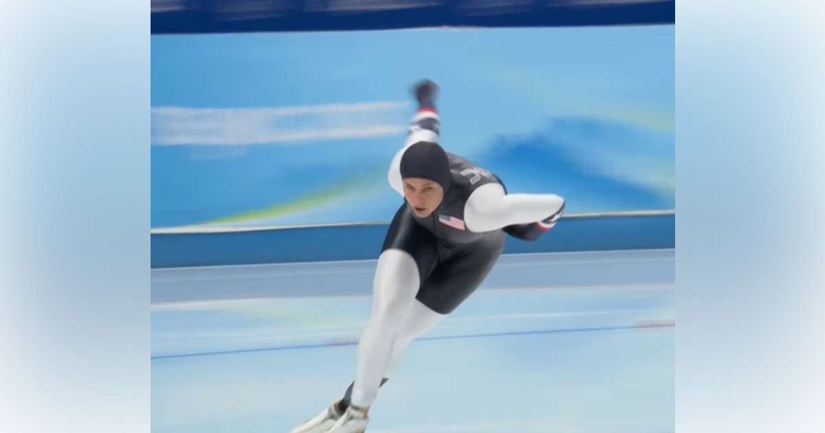 Brittany Bowe hits the ice for 1500m race at 2022 Olympic Winter Games 2