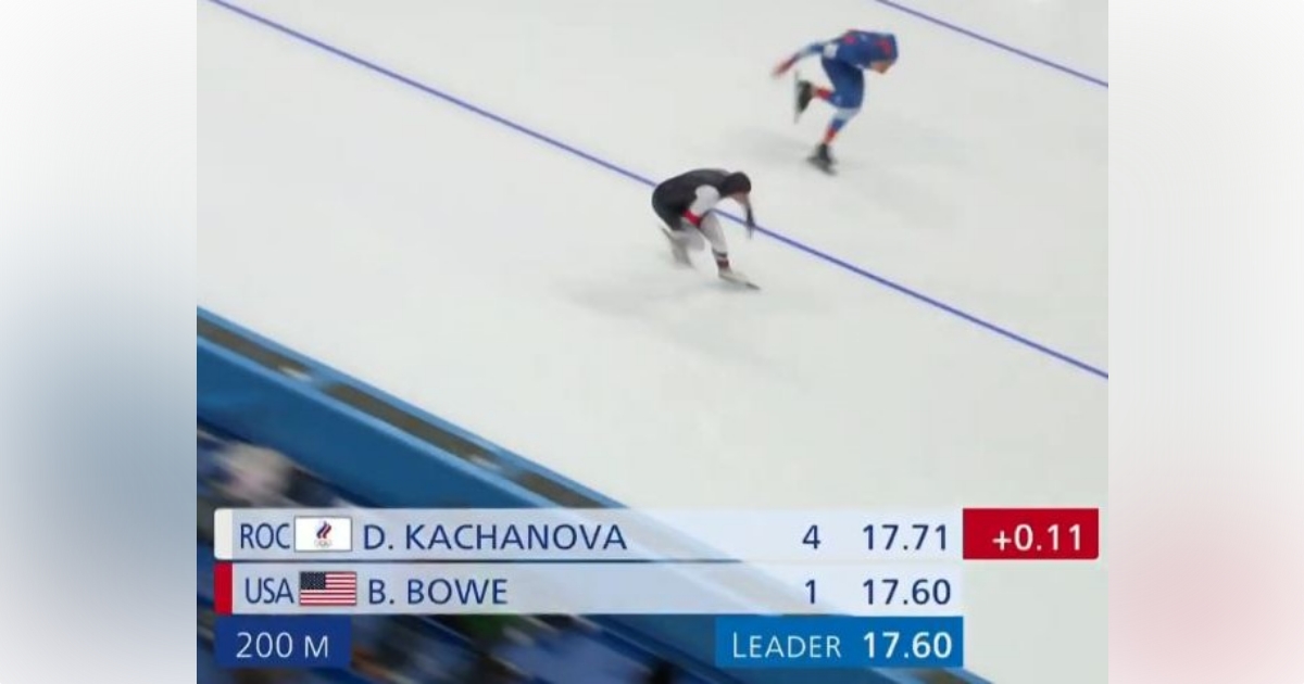 Brittany Bowe wins bronze medal in 1000 meter speed skating event 4