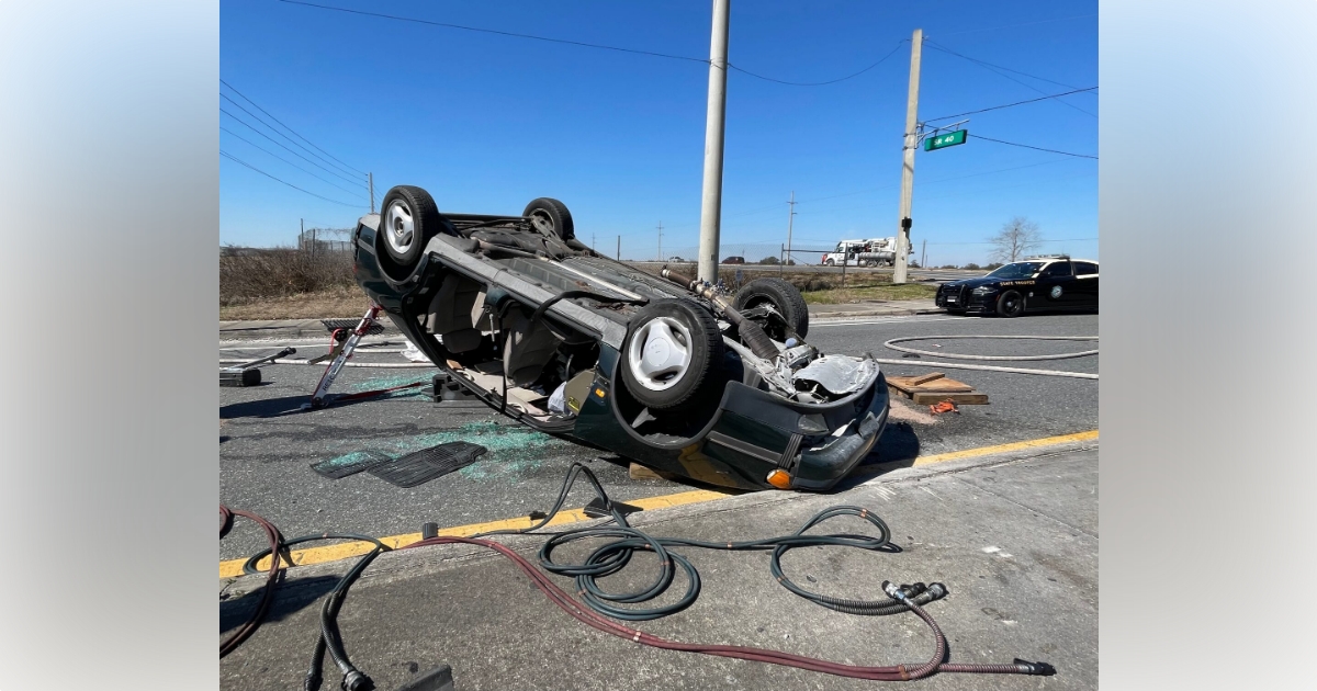 Driver trauma alerted after vehicle overturns at SR 40 SW 60th Avenue intersection 1