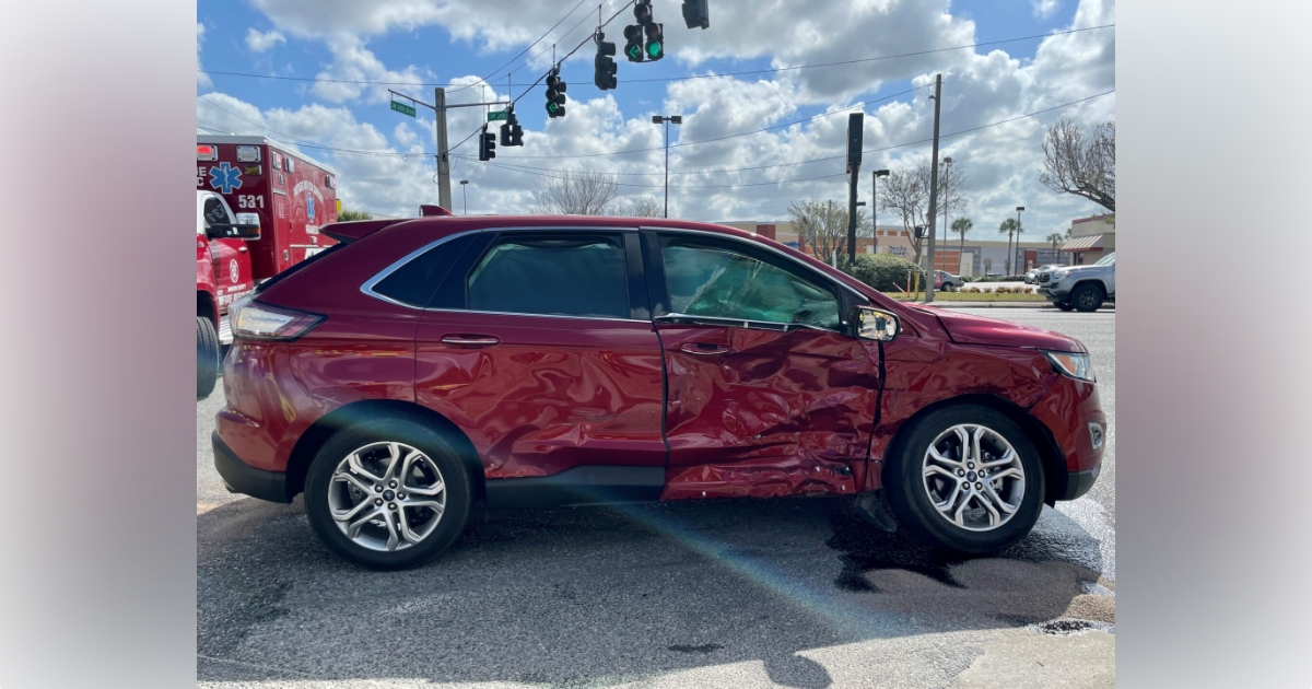 Three people hospitalized after crash at SR 200 SW 20th Street intersection 1