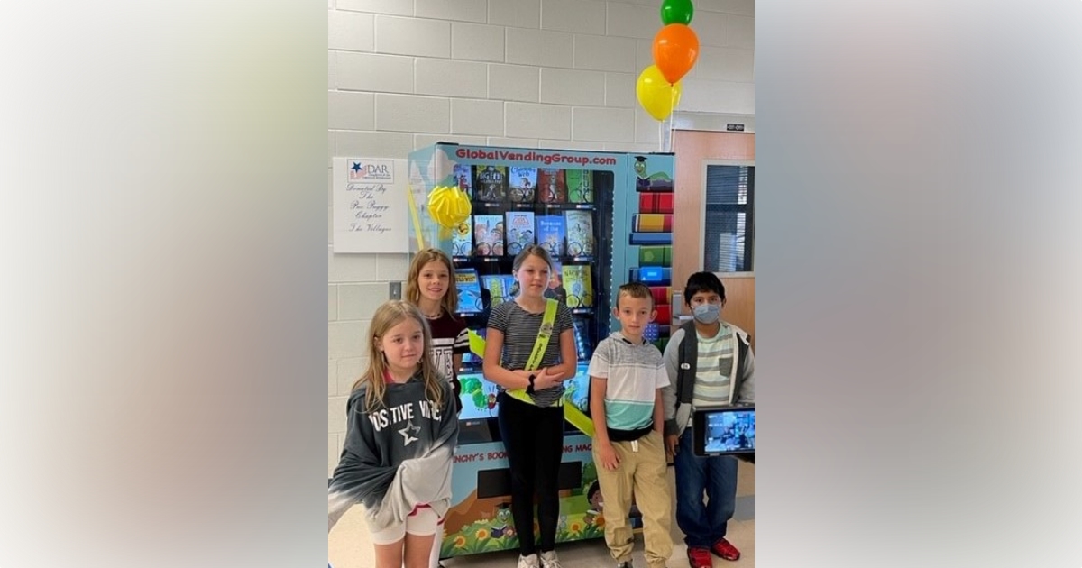 Bookworm Vending Machine arrives at Stanton Weirsdale Elementary School 1