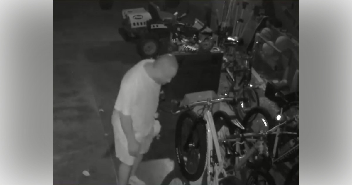 Ocala police asking for publics help identifying bicycle theft suspect 3