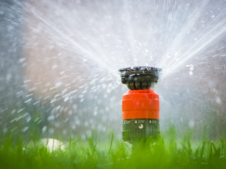 lawn sprinkler featured image