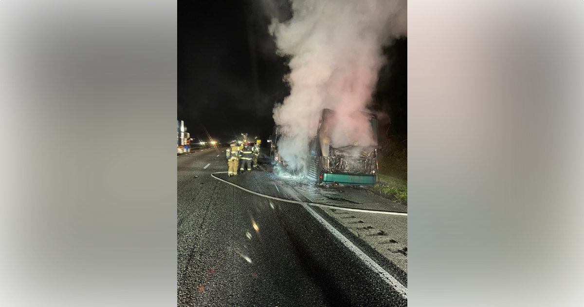 Commercial bus engulfed in flames on Interstate 75 in Marion County 3