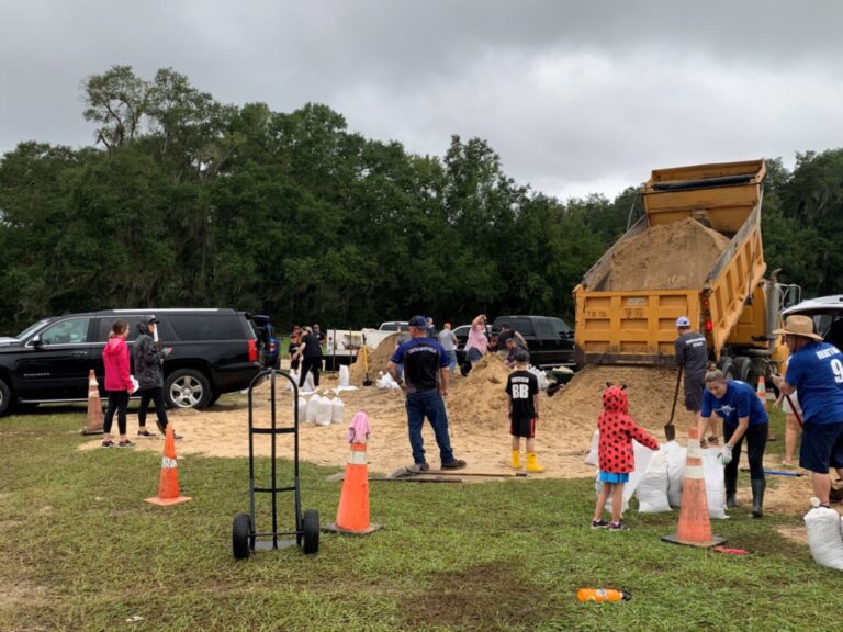 Marion County Parks and Rec hands out over 25,000 sandbags to residents
