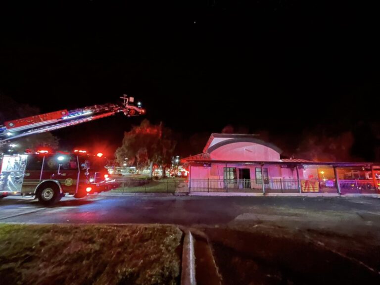Former Pizza Hut building catches fire October 2 2022 Ocala Fire Rescue 1