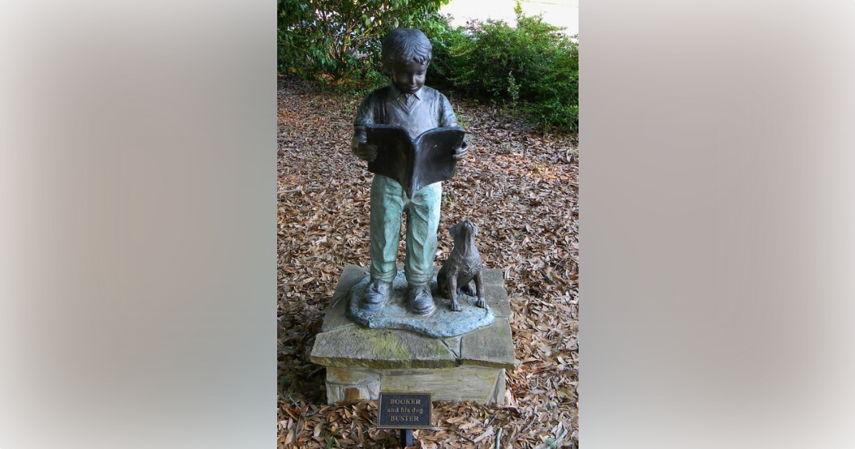 Dunnellon Police Department looking for stolen library statue