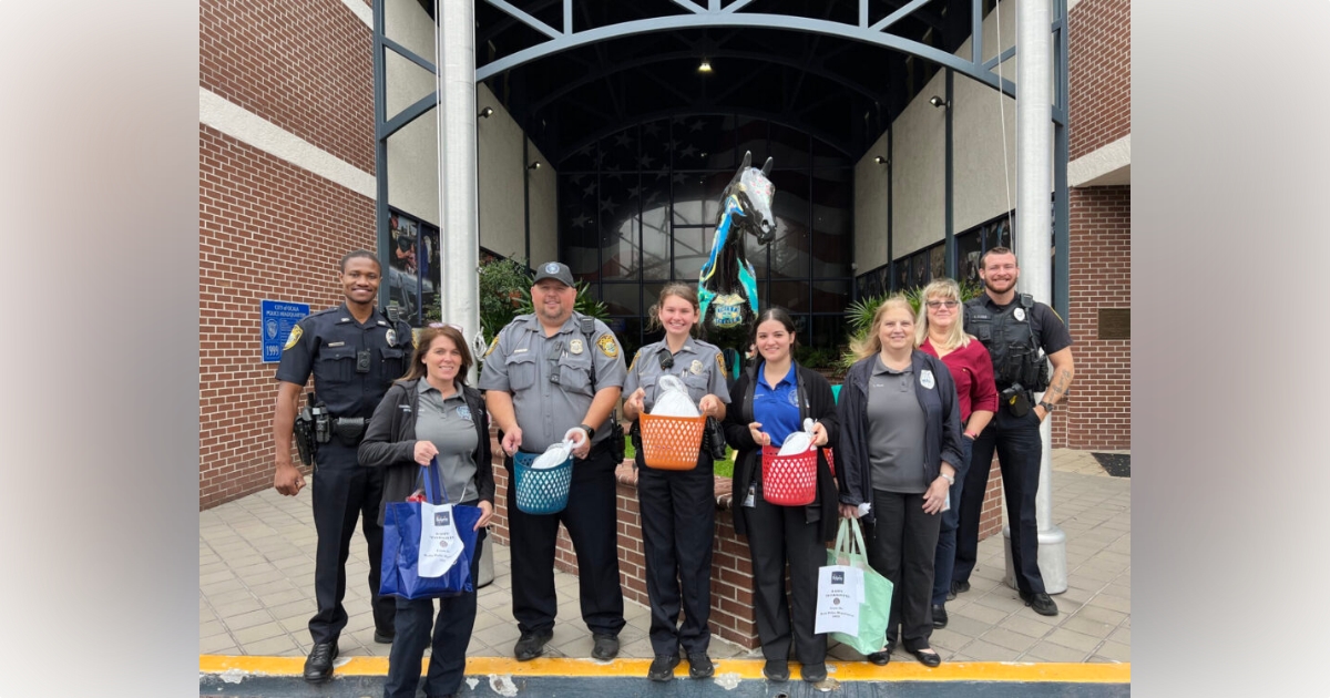 OPD employees donate Thanksgiving meals to 50 families in need - Thanksgiving 2022