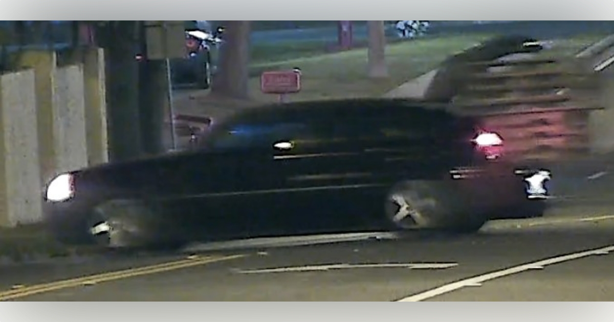 Ocala police looking for vehicle allegedly involved in theft of nearly 70 pallets 1