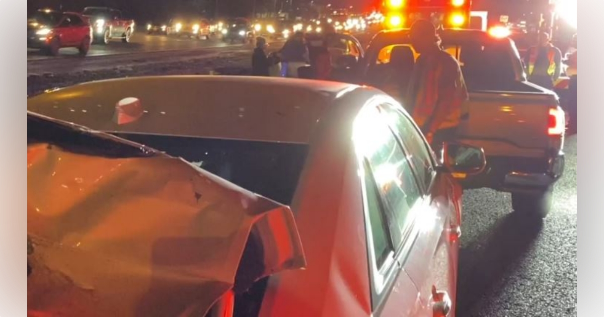 Two people hospitalized after multiple vehicle crash on I 75 in Marion County 2