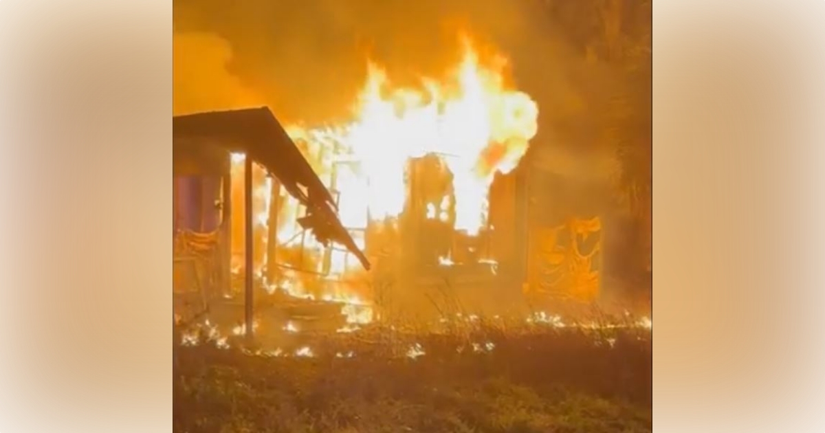 Fire ignites inside vacant mobile home in Belleview 1