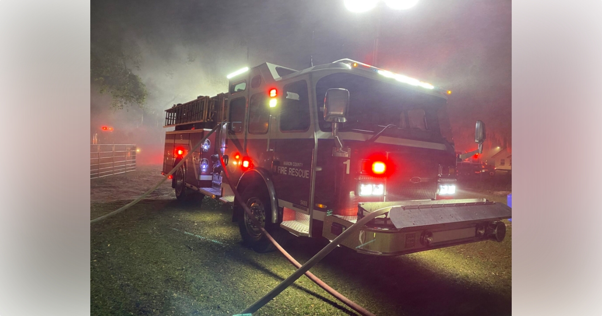 Marion County firefighters battle mobile home fire in Anthony 7 Marion County firefighters battle mobile home fire in Anthony 7