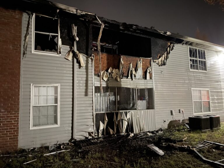 Ocala apartment fire displaces 4 adults, 18 children