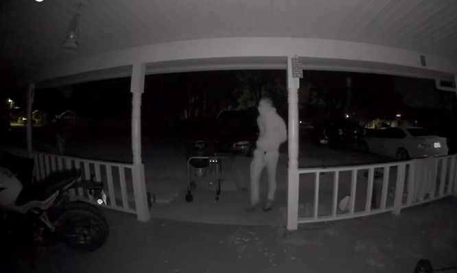 MCSO motorcycle theft suspect (A'pril 29, 2023) man approaching porch (2)