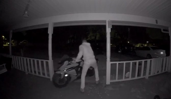 MCSO motorcycle theft suspect (A'pril 29, 2023) man taking motorcycle (5)
