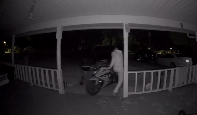 MCSO motorcycle theft suspect (A'pril 29, 2023) man taking motorcycle (6)