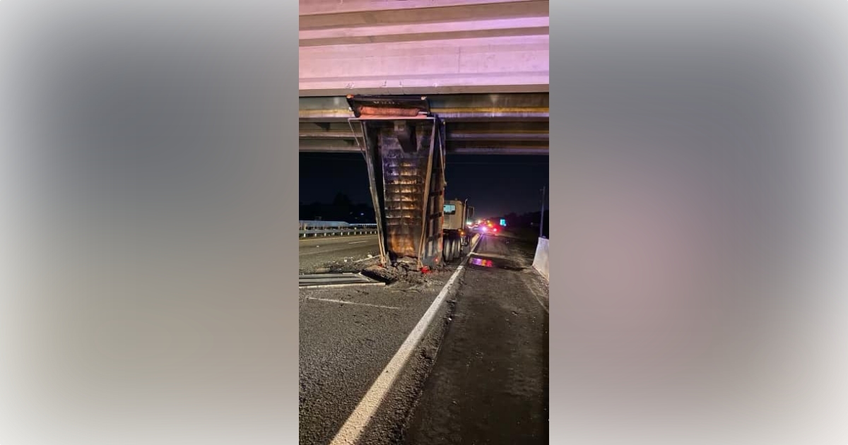 Dump truck strikes overpass on I 75 delays expected 1
