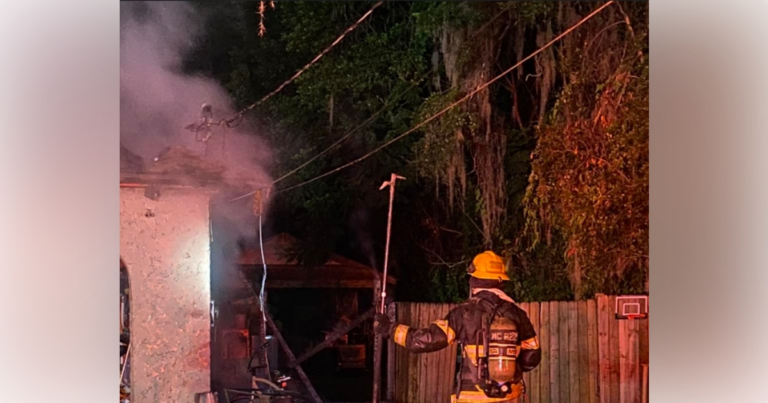 Firefighters extinguish house fire in Dunnellon 6