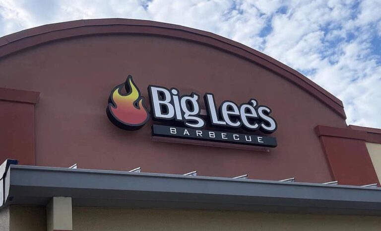 Big Lee's BBQ sign at brick and mortar location