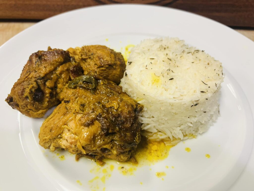 Curry chicken and white rice