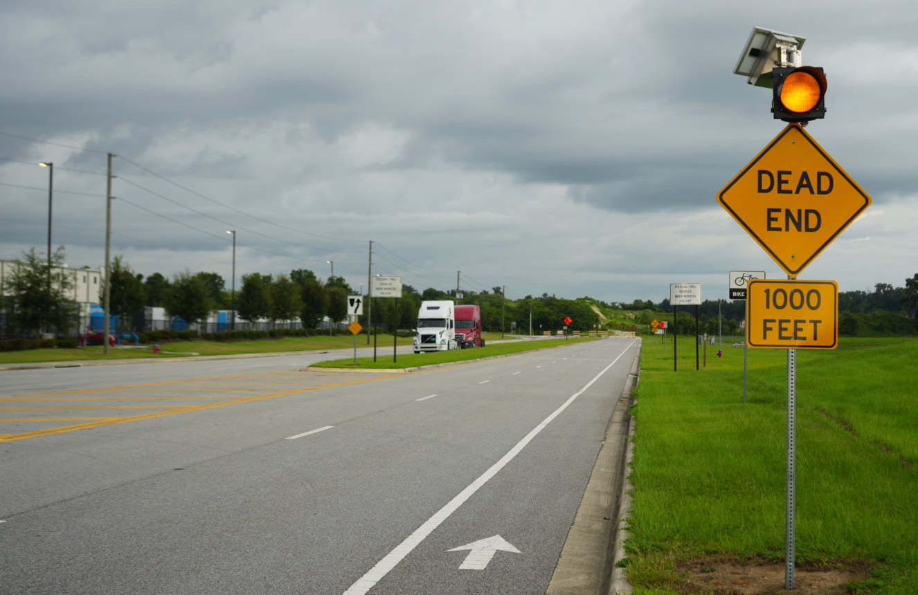 Dead End 1,000 Feet Sign along NW 35th Street
