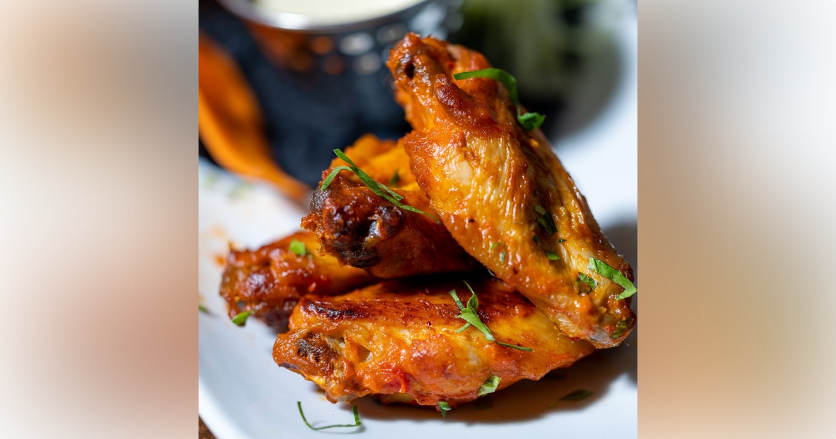 Chicken wings are just one of the appetizers to choose from (Photo: District Bar and Kitchen)