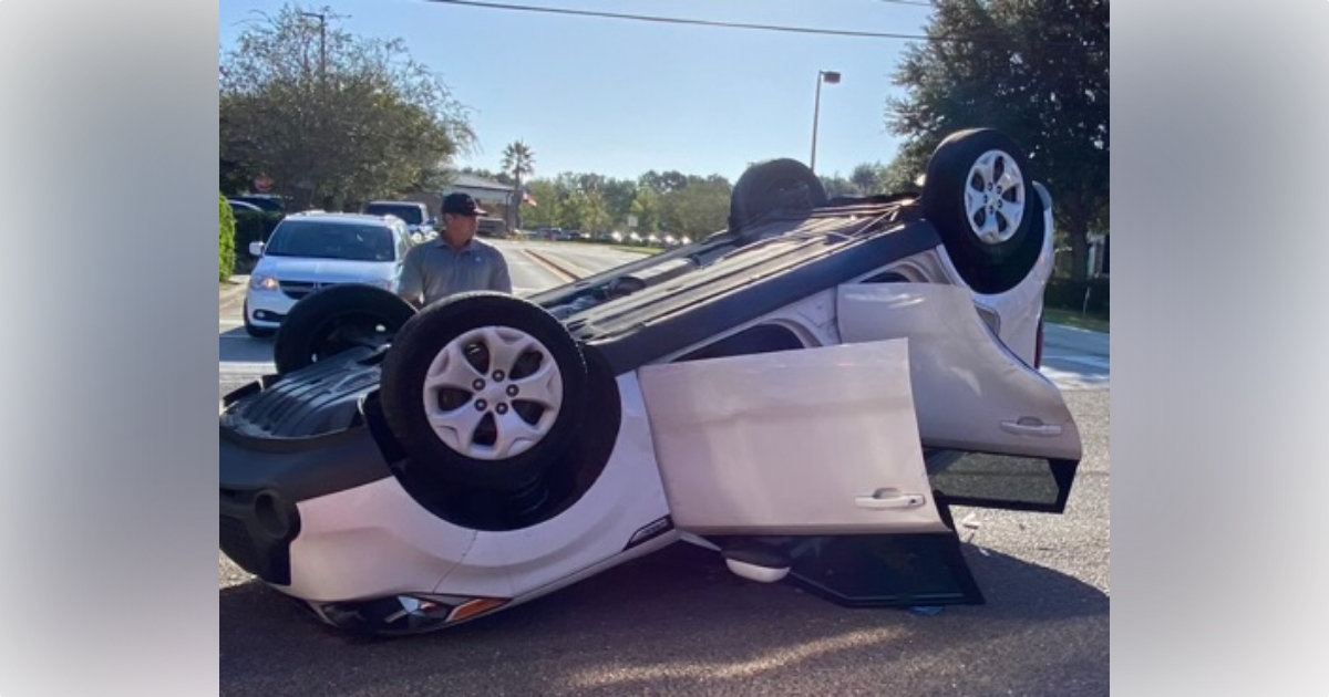 3 hospitalized after crash with rollover at SW Ocala intersection