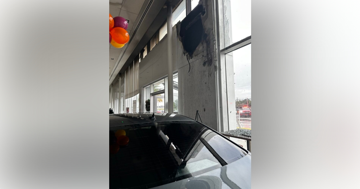 Fire extinguished at car dealership in Ocala 1