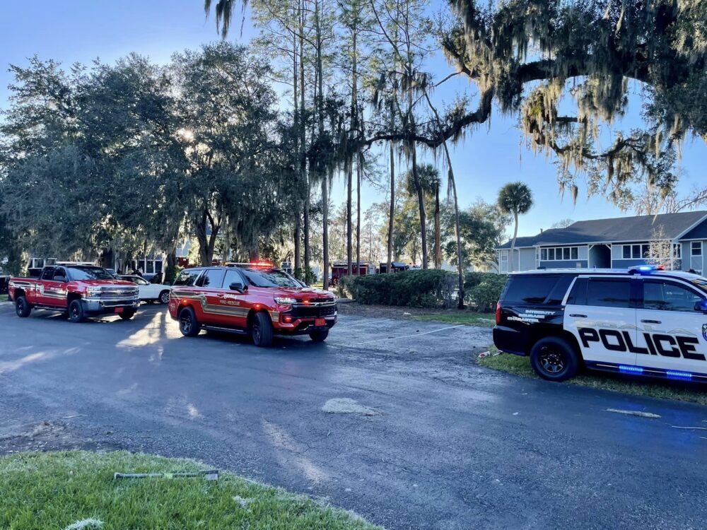 Ocala firefighters and police responding to the apartment on December 19, 2023 (Photo: Ocala Fire Rescue)